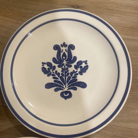 Pfaltzgraff “Village” Collection Plates Set Of 3 White & Blue Flowers 7" - Picture 4 of 7
